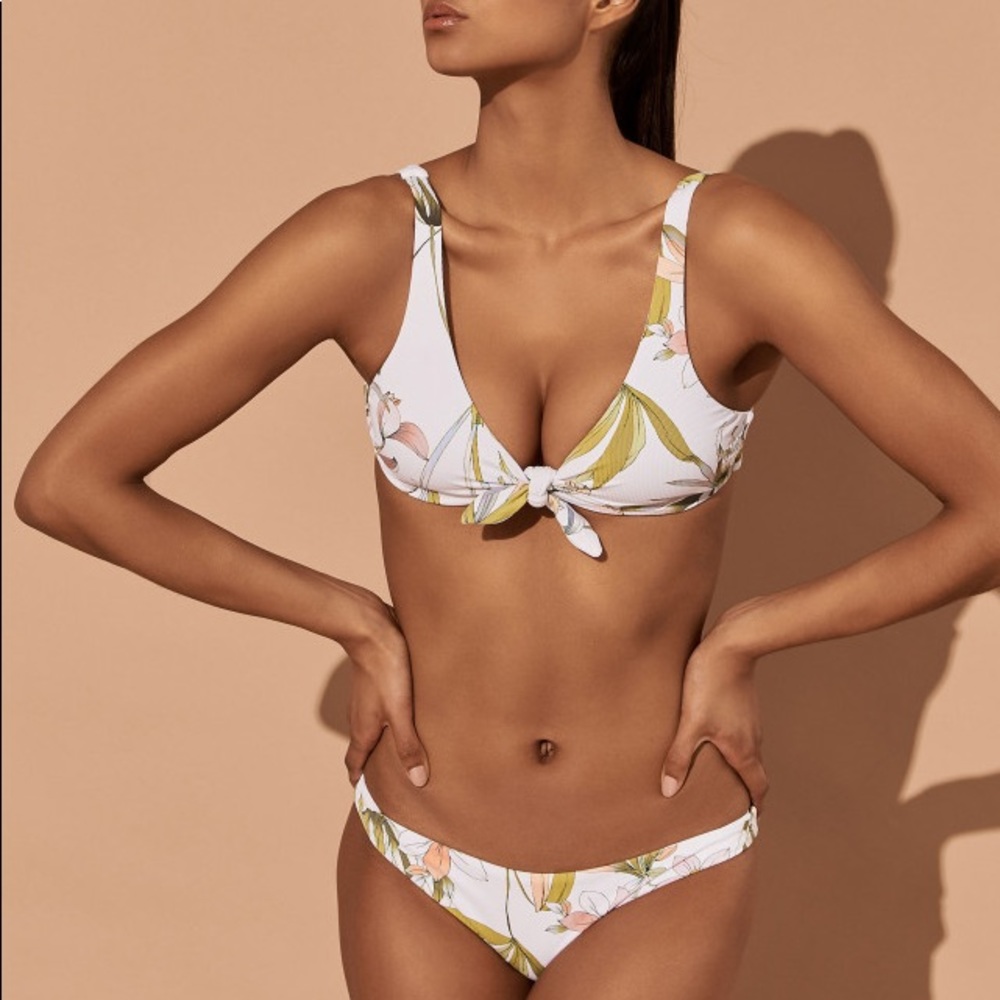 Vitamin A floral set